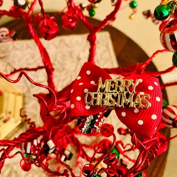 Red festive Christmas tree - Picture 2 of 5